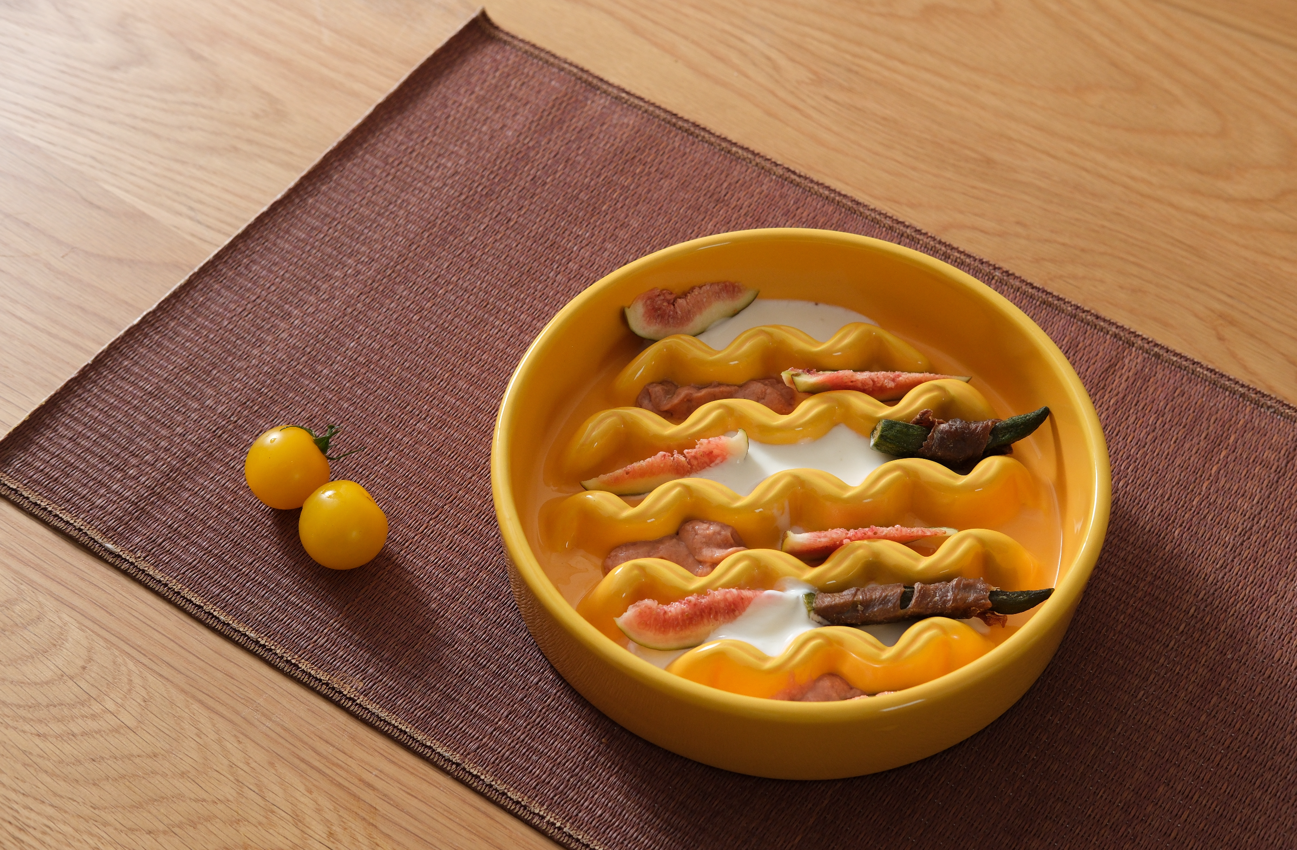Macaroni Slow Feeder Dog Bowl - Non-Slip & Dishwasher Safe | Paw Paradise
